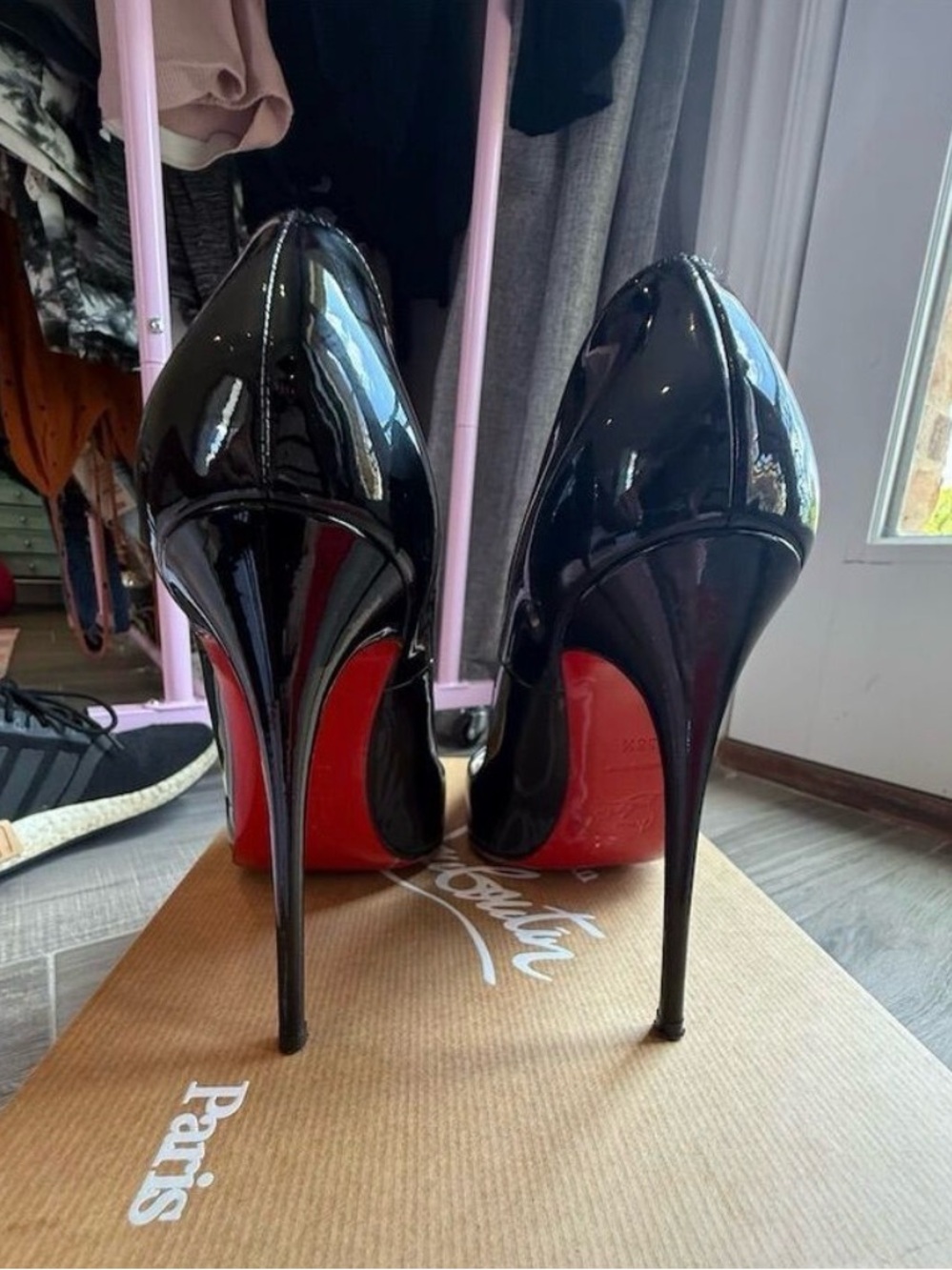 Christian Louboutin Black Patent Leather Pointed Toe Pumps Heels 38.5 Red Bottom - Picture 3 of 5